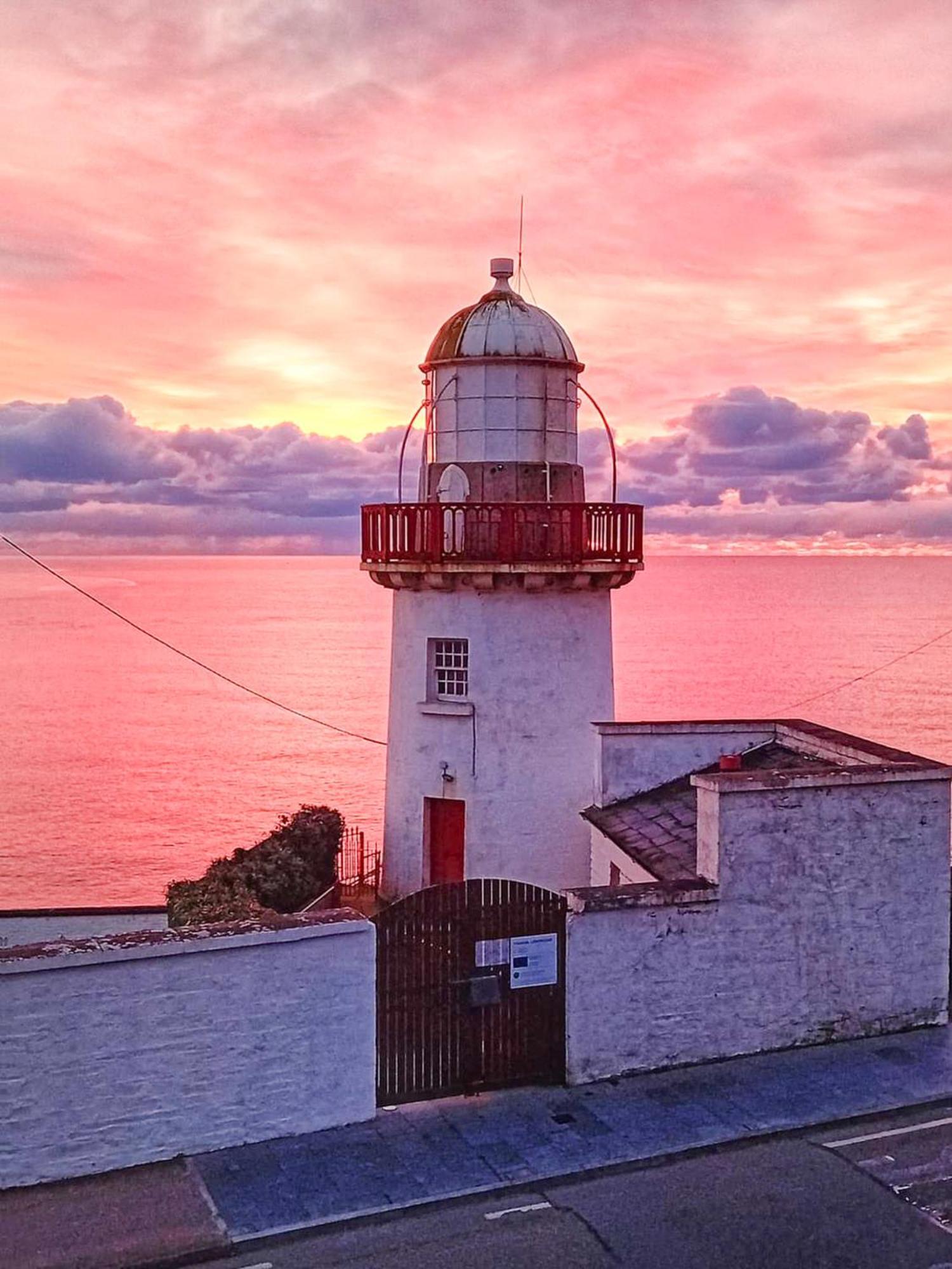 Sea Whispers - My Charming Costal Retreat In Йол Экстерьер фото